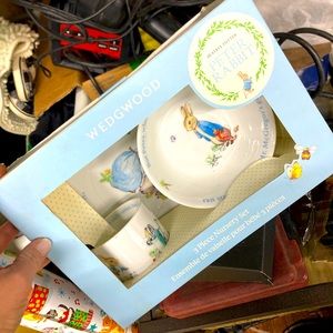 Peter rabbit nursey porcelain set BRAND NEW